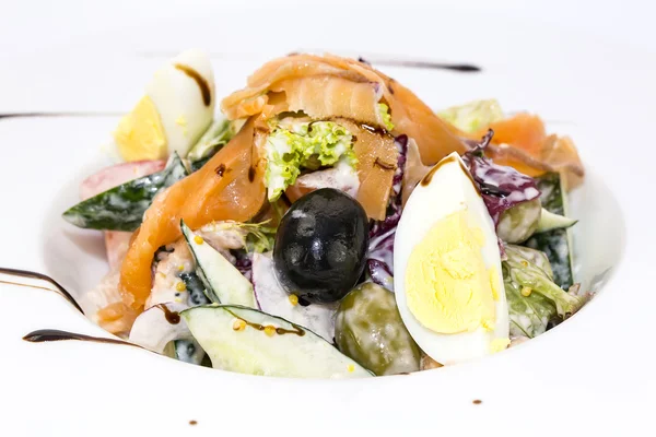 Insalata di frutti di mare verdure e uova — Foto Stock