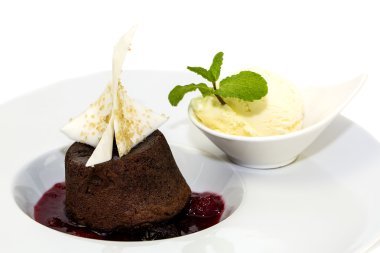 Haşhaşlı tatlı dondurma ile