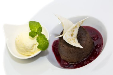 Haşhaşlı tatlı dondurma ile