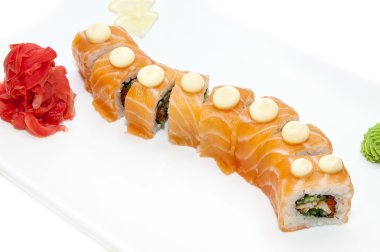 Deniz ürünleri suşi