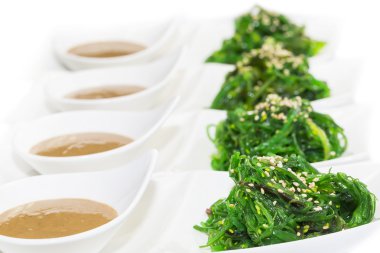 egzotik deniz yosunu ile salata