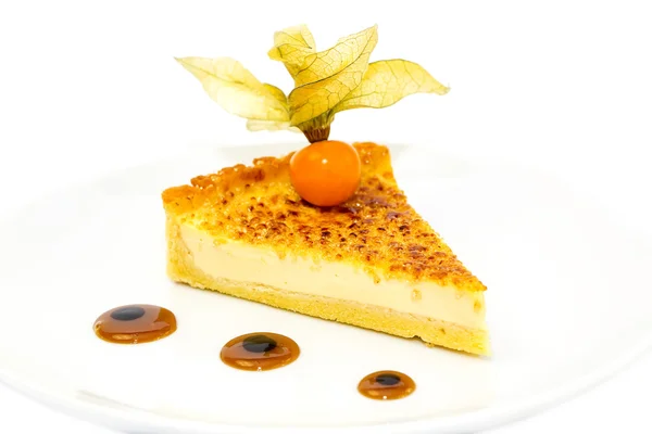 Pièce de gâteau aux fruits de la passion — Photo