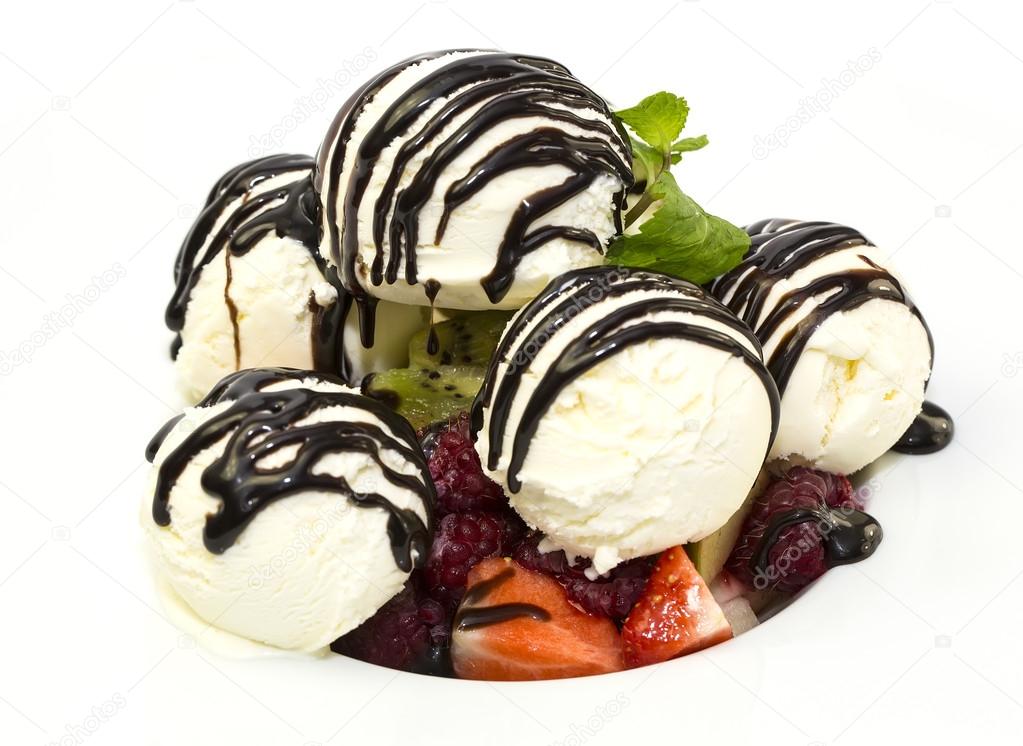 Fruit salad and ice cream