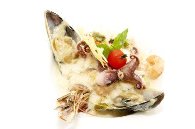 Deniz ürünleri salatası