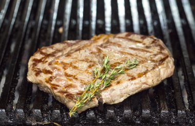 pişirme biftek ızgara somon mutfakta