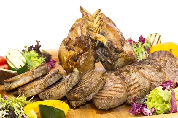 Schab i stek gotowane grilla z warzywami — Zdjęcie stockowe