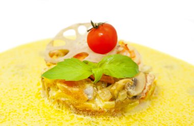 Meksika çorbası ile sebze püresi biber ve tavuk eti