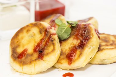 ekşi krema ve reçel ile Cheesecakes