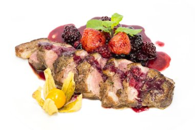 Pekin ördeği berry sos ile