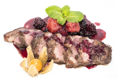 Pekin ördeği berry sos ile