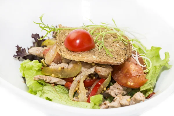 Warmer Salat mit Rindfleisch und Gemüse — Stockfoto