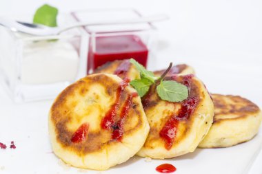 ekşi krema ve reçel ile Cheesecakes