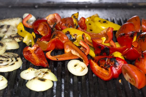 Groenten koken op de grill — Stockfoto