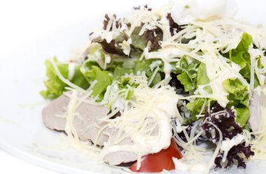 Masanın üzerine Sezar salatası