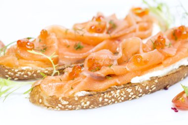 Somon balıklı sandviç