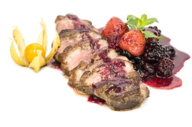 Pekin ördeği berry sos ile