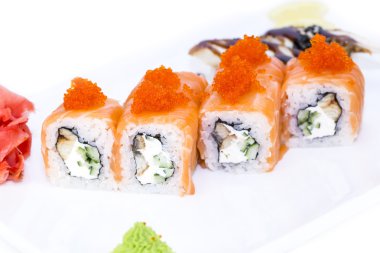 sushi lezzetli deniz ürünleri