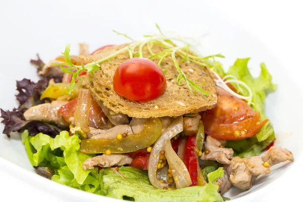 Warm salad of beef and vegetables — Stock Photo, Image