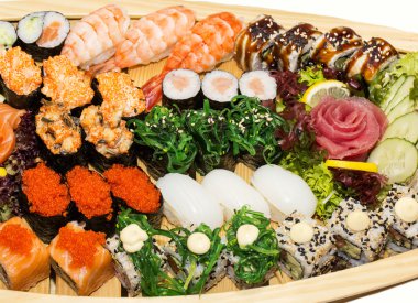 sushi lezzetli deniz ürünleri