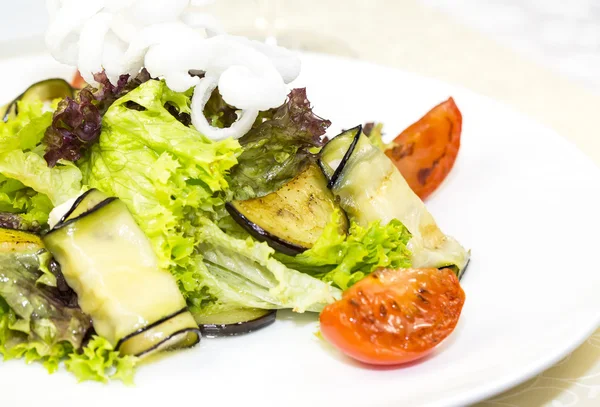 Salad with cheese and herbs and vegetables — Stock Photo, Image