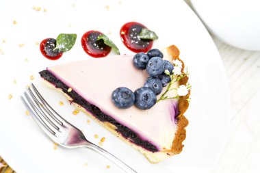 böğürtlenli turta