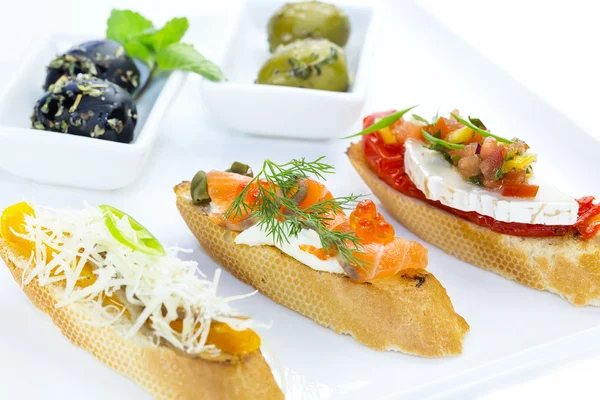 Spanish sandwiches seafood to wine and cheese vegetables — Stock Photo, Image