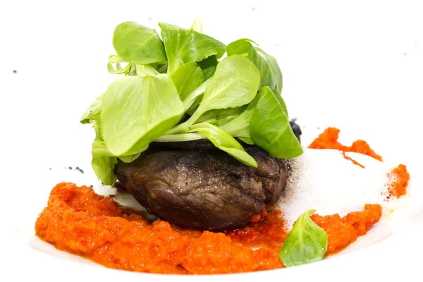 Carne al horno en una salsa de pimientos y tomates — Foto de Stock