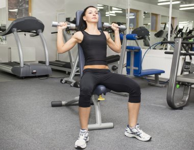 genç kızı spor salonunda