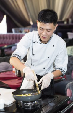 Japon Şef yemek hazırlama