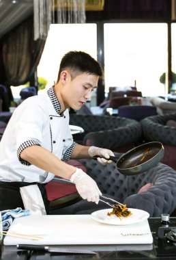 Japon Şef yemek hazırlama