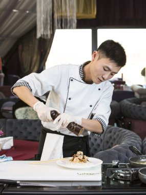 Japon Şef yemek hazırlama