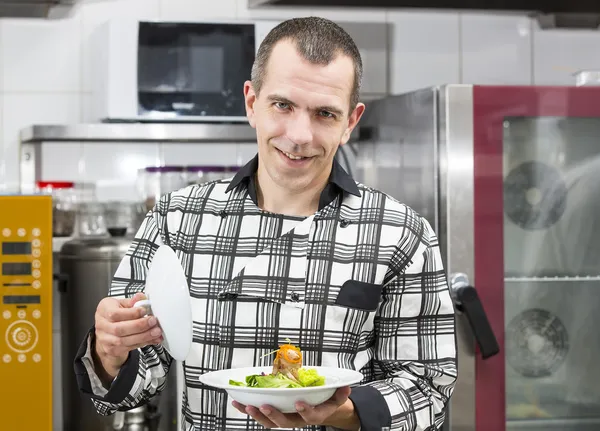 Chef preparando alimentos — Fotografia de Stock