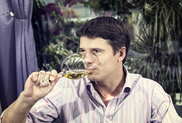 Young man holds wine tasting — Stock Photo, Image