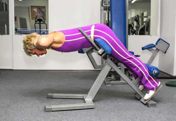 Concursos de musculación femenina adulta — Foto de Stock