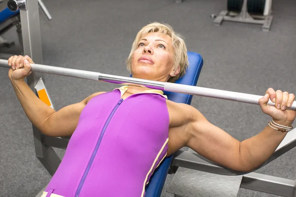 Competições de musculação feminina adulta — Fotografia de Stock