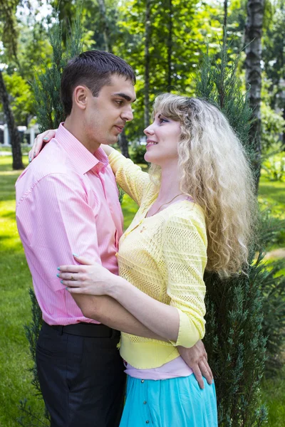 Loving girl and guy — Stock Photo, Image