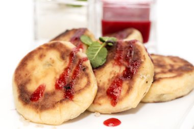 ekşi krema ve reçel ile Cheesecakes