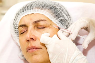 kozmetik tedavisi botox enjeksiyonu ile