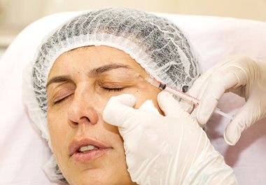 kozmetik tedavisi botox enjeksiyonu ile