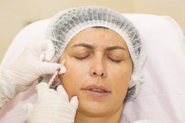 kozmetik tedavisi botox enjeksiyonu ile