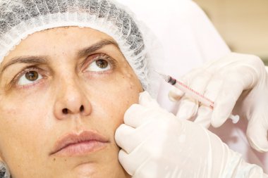kozmetik tedavisi botox enjeksiyonu ile