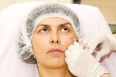 kozmetik tedavisi botox enjeksiyonu ile