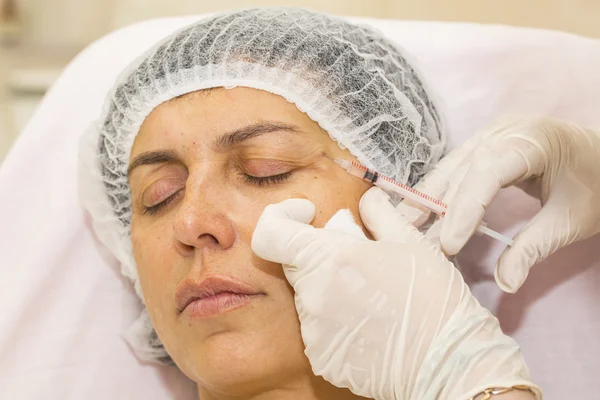 Cosmetic treatment with botox injection — Stock Photo, Image