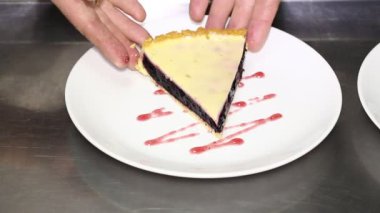 mutfakta yemek pasta