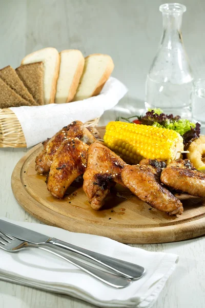 Chicken Wings werden gegrillt — Stockfoto