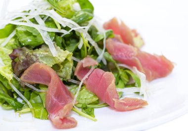 roka jambon peynir salatası