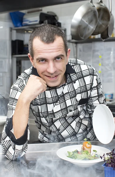 Chef preparando comida —  Fotos de Stock