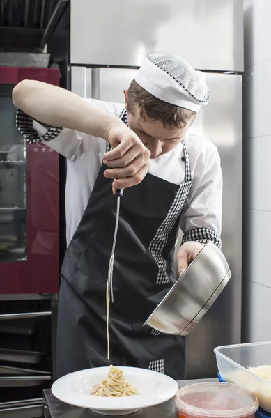 Chef in the kitchen — Stock Photo, Image