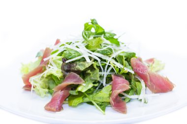 roka ve ton balıklı sebze salatası