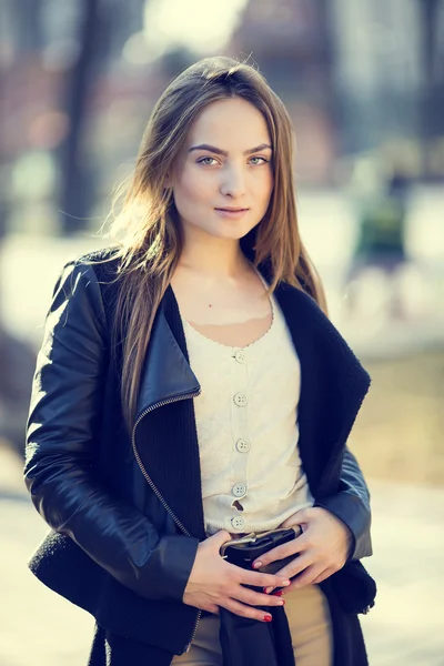 Girl in the park — Stock Photo, Image